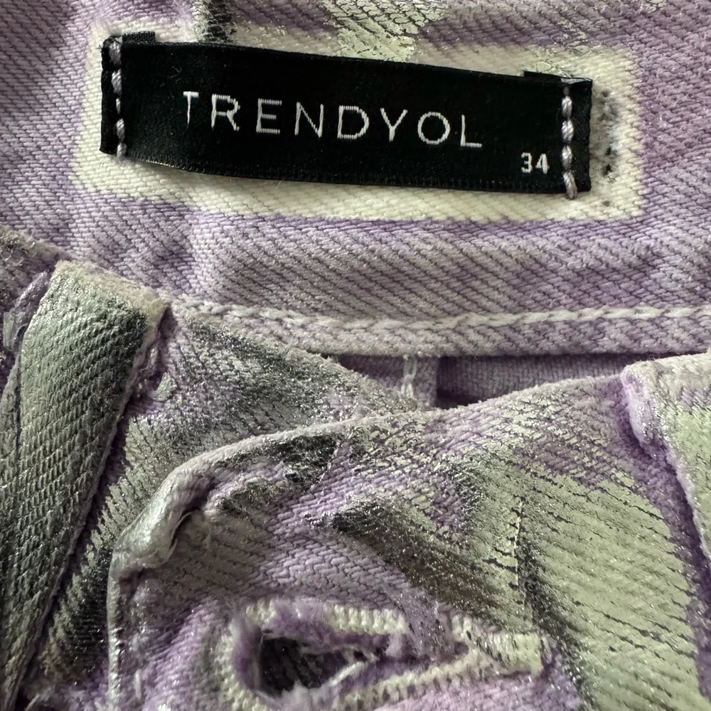 Trendyol Collection Women's Lilac Shiny Metallic Printed High‎ Waist Wide Leg 34